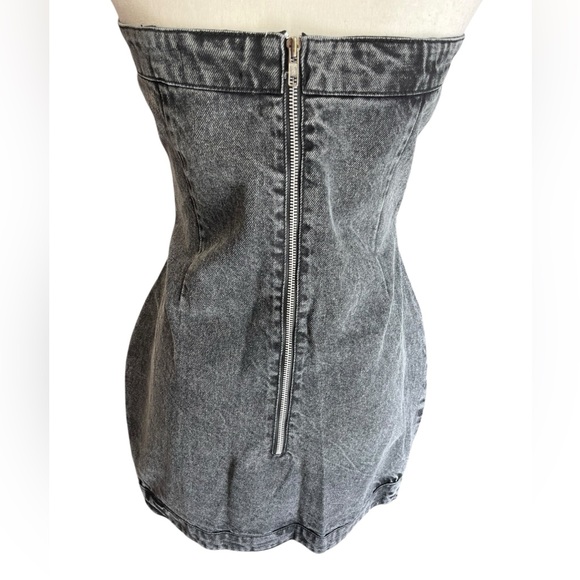 NWT PrettyLittleThing Strapless Black Acid Wash Denim Mini Dress Size 8 - Picture 8 of 9